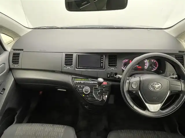 トヨタ アイシス プラタナ Vセレクション 群馬県 2013(平25)年 5.5万km ダークブルーマイカ 純正フリップダウンモニター　純正７インチナビ　両側パワースライドドア　バックカメラ　Ｂｌｕｅｔｏｏｔｈ　フルセグＴＶ　ＥＴＣ　スマートキー　プッシュスタート　純正ＡＷ　キセノンヘッドライト　禁煙車