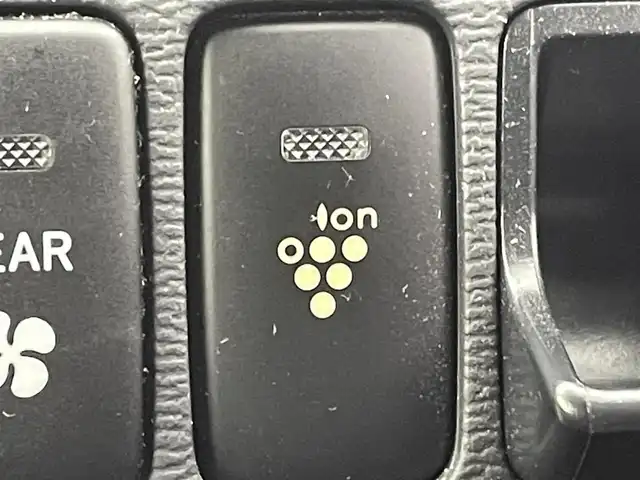 トヨタ アイシス プラタナ Vセレクション 群馬県 2013(平25)年 5.5万km ダークブルーマイカ 純正フリップダウンモニター　純正７インチナビ　両側パワースライドドア　バックカメラ　Ｂｌｕｅｔｏｏｔｈ　フルセグＴＶ　ＥＴＣ　スマートキー　プッシュスタート　純正ＡＷ　キセノンヘッドライト　禁煙車