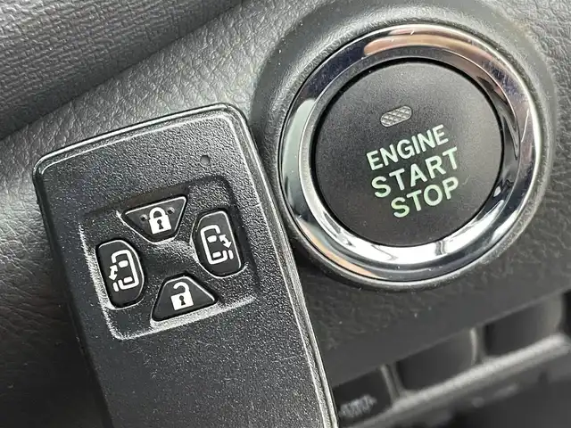 トヨタ アイシス プラタナ Vセレクション 群馬県 2013(平25)年 5.5万km ダークブルーマイカ 純正フリップダウンモニター　純正７インチナビ　両側パワースライドドア　バックカメラ　Ｂｌｕｅｔｏｏｔｈ　フルセグＴＶ　ＥＴＣ　スマートキー　プッシュスタート　純正ＡＷ　キセノンヘッドライト　禁煙車