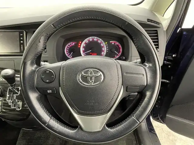 トヨタ アイシス プラタナ Vセレクション 群馬県 2013(平25)年 5.5万km ダークブルーマイカ 純正フリップダウンモニター　純正７インチナビ　両側パワースライドドア　バックカメラ　Ｂｌｕｅｔｏｏｔｈ　フルセグＴＶ　ＥＴＣ　スマートキー　プッシュスタート　純正ＡＷ　キセノンヘッドライト　禁煙車