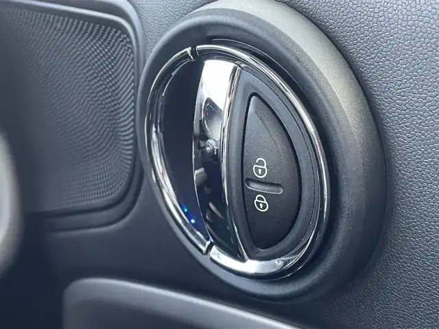 ＭＩＮＩ ＢＭＷ ミニ クロスオーバー クーパー SD オール4 青森県 2021(令3)年 4.4万km セージグリーンメタリック /ワンオーナー/4WD/ディーゼル/ターボ/純正HDDナビ/ (Bluetooth/radio)/ヘッドアップディスプレイ/アダプティブクルーズコントロール/パワーバックドア/前席シートヒーター/前後バンパーセンサー/バックカメラ/インテリジェントセーフティ/ミラー一体型ETC/LEDオートライト・フォグ/オートワイパー/ルーフレール/リア5面プライバシーガラス/W/サイド/カーテンエアバッグ /ABS/スマートキーx2/保証書・取扱説明書/ノーマルタイヤ(225/45R19)+/ OZレーシングアルミホイール積込