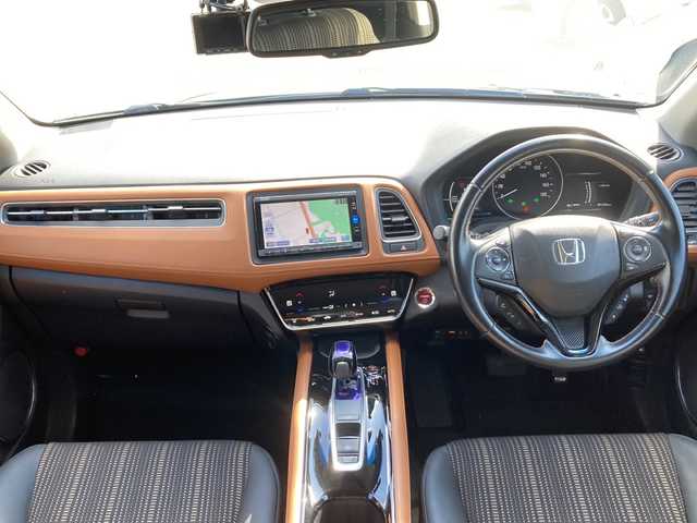 ホンダ ヴェゼル ハイブリッド Z ホンダセンシング 佐賀県 2016(平28)年 9.2万km ルーセブラックM ワンオーナー/Gathersナビ/バックカメラ/衝突被害軽減ブレーキ/路線逸脱警報/アダプティブクルーズコントロール/電動パーキングブレーキ/オートブレーキホールド/ステアリングリモコン/パドルシフト/ハーフレザーシート/シートヒーター/ドライブレコーダー/ビルトインＥＴＣ/プッシュスタート/スマートキー/LEDヘッドライト/フォグライト/純正アルミホイール