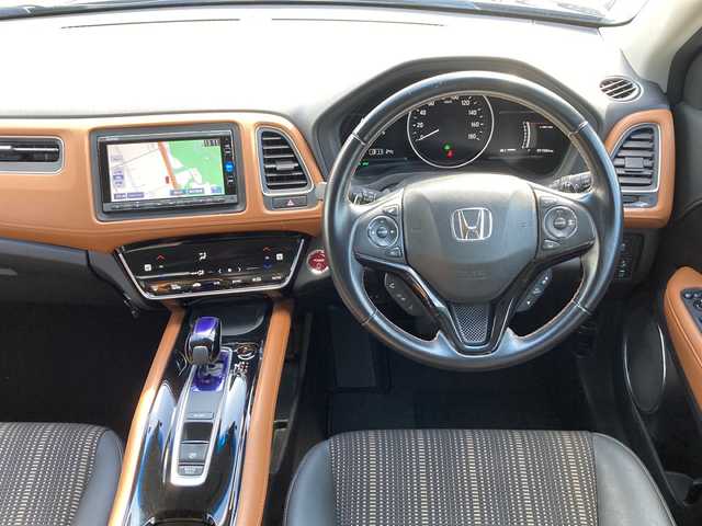 ホンダ ヴェゼル ハイブリッド Z ホンダセンシング 佐賀県 2016(平28)年 9.2万km ルーセブラックM ワンオーナー/Gathersナビ/バックカメラ/衝突被害軽減ブレーキ/路線逸脱警報/アダプティブクルーズコントロール/電動パーキングブレーキ/オートブレーキホールド/ステアリングリモコン/パドルシフト/ハーフレザーシート/シートヒーター/ドライブレコーダー/ビルトインＥＴＣ/プッシュスタート/スマートキー/LEDヘッドライト/フォグライト/純正アルミホイール