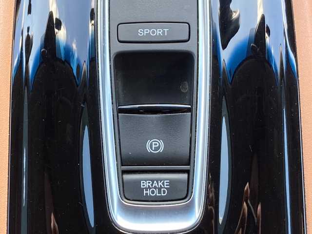 ホンダ ヴェゼル ハイブリッド Z ホンダセンシング 佐賀県 2016(平28)年 9.2万km ルーセブラックM ワンオーナー/Gathersナビ/バックカメラ/衝突被害軽減ブレーキ/路線逸脱警報/アダプティブクルーズコントロール/電動パーキングブレーキ/オートブレーキホールド/ステアリングリモコン/パドルシフト/ハーフレザーシート/シートヒーター/ドライブレコーダー/ビルトインＥＴＣ/プッシュスタート/スマートキー/LEDヘッドライト/フォグライト/純正アルミホイール