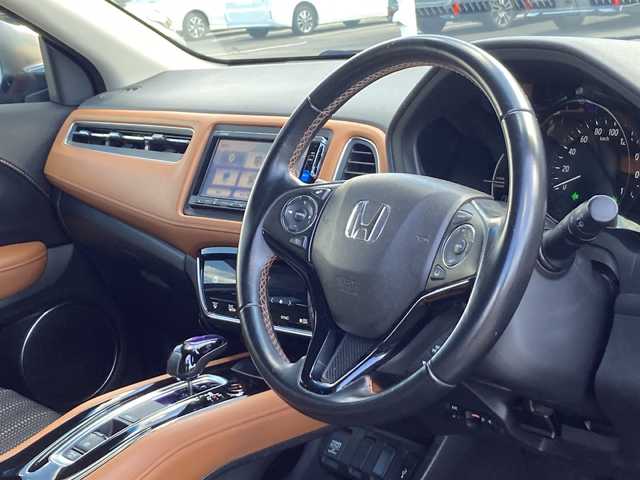 ホンダ ヴェゼル ハイブリッド Z ホンダセンシング 佐賀県 2016(平28)年 9.2万km ルーセブラックM ワンオーナー/Gathersナビ/バックカメラ/衝突被害軽減ブレーキ/路線逸脱警報/アダプティブクルーズコントロール/電動パーキングブレーキ/オートブレーキホールド/ステアリングリモコン/パドルシフト/ハーフレザーシート/シートヒーター/ドライブレコーダー/ビルトインＥＴＣ/プッシュスタート/スマートキー/LEDヘッドライト/フォグライト/純正アルミホイール