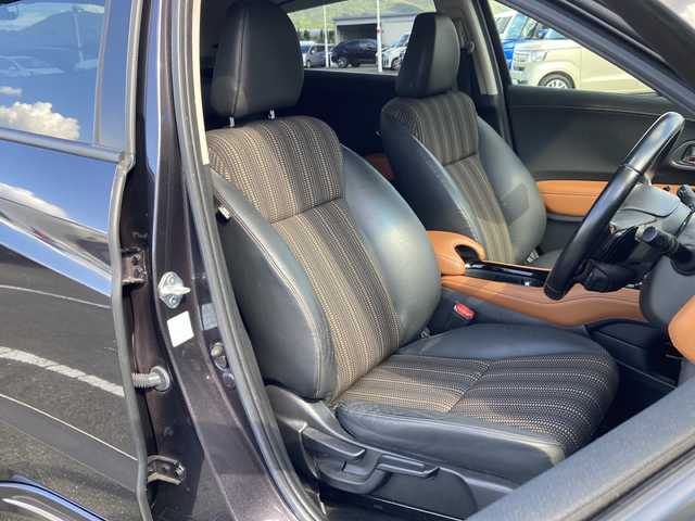 ホンダ ヴェゼル ハイブリッド Z ホンダセンシング 佐賀県 2016(平28)年 9.2万km ルーセブラックM ワンオーナー/Gathersナビ/バックカメラ/衝突被害軽減ブレーキ/路線逸脱警報/アダプティブクルーズコントロール/電動パーキングブレーキ/オートブレーキホールド/ステアリングリモコン/パドルシフト/ハーフレザーシート/シートヒーター/ドライブレコーダー/ビルトインＥＴＣ/プッシュスタート/スマートキー/LEDヘッドライト/フォグライト/純正アルミホイール