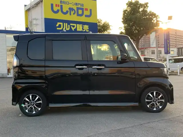 ホンダ Ｎ ＢＯＸ カスタム G L ホンダセンシング 福井県 2019(平31)年 10.6万km クリスタルブラックパール (株)IDOMが運営する【じしゃロン福井店】の自社ローン対象車両になります。こちらは現金またはオートローンご利用時の価格です。自社ローンご希望の方は別途その旨お申付け下さい/ホンダセンシング/純正ナビ（CD・DVD・BT接続可）/フルセグテレビ/バックカメラ/ETC/片側パワースライドドア/LEDヘッドライト/純正ドライブレコーダー