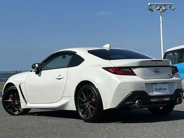 トヨタ ＧＲ８６ RZ 島根県 2023(令5)年 0.7万km クリスタルホワイトパール 登録時走行距離6873km/ワンオーナー/純正9インチナビ（AM/FM/CD/DVD/SD/USB/BT）/フルセグTV/バックカメラ/クルーズコントロール/オートライト/LEDヘッドライト/前席シートヒーター/ETC/プッシュスタート/取扱説明書/保証書/ナビ取扱説明書