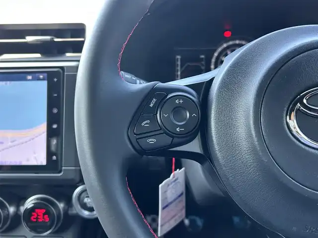 トヨタ ＧＲ８６ RZ 島根県 2023(令5)年 0.7万km クリスタルホワイトパール 登録時走行距離6873km/ワンオーナー/純正9インチナビ（AM/FM/CD/DVD/SD/USB/BT）/フルセグTV/バックカメラ/クルーズコントロール/オートライト/LEDヘッドライト/前席シートヒーター/ETC/プッシュスタート/取扱説明書/保証書/ナビ取扱説明書