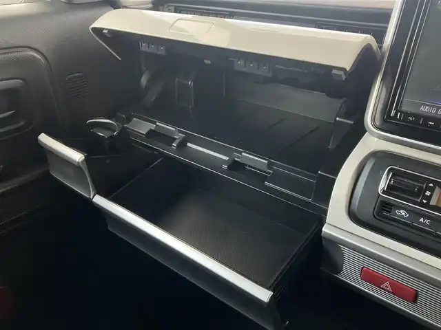 スズキ スペーシア HYBRID X 道南・函館 2021(令3)年 2.2万km シフォンアイボリーM /純正ナビ//フルセグＴＶ//全周囲カメラ//シートヒーター//両側パワースライドドア//ヘッドアップディスプレイ//衝突被害軽減ブレーキ//車線逸脱警報//オートハイビーム//コーナーセンサー//アイドリングストップ