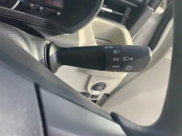 ダイハツ ムーヴ X SAⅢ 富山県 2019(平31)年 5.7万km ホワイト 社外ナビ／/フルセグＴＶ／/ＤＶＤ再生／/バックカメラ／/衝突軽減ブレーキ／/オートマチックハイビーム／/アイドリングストップ／/シートヒーター／/プッシュスタートエンジン／/スマートキー／/オートライト／/純正ＡＷ