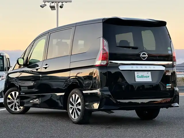 日産 セレナ ハイウェイスター 島根県 2017(平29)年 2.1万km ダイヤモンドブラック 登録時走行距離 20360Km/ワンオーナー/禁煙車/純正ディーラーナビ/フルセグTV/8人乗り/両側パワースライドドア/バックカメラ/HIDヘッドライト/スマートキー/ウィンカーミラー/電動格納ミラー/アイドリングストップ/プッシュスタート/ビルトインETC/16インチ純正アルミ