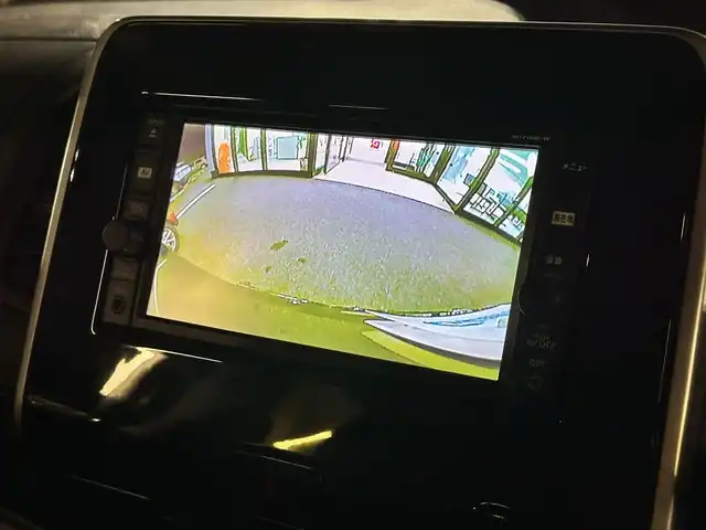 日産 セレナ ハイウェイスター 島根県 2017(平29)年 2.1万km ダイヤモンドブラック 登録時走行距離 20360Km/ワンオーナー/禁煙車/純正ディーラーナビ/フルセグTV/8人乗り/両側パワースライドドア/バックカメラ/HIDヘッドライト/スマートキー/ウィンカーミラー/電動格納ミラー/アイドリングストップ/プッシュスタート/ビルトインETC/16インチ純正アルミ