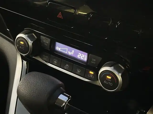 日産 セレナ ハイウェイスター 島根県 2017(平29)年 2.1万km ダイヤモンドブラック 登録時走行距離 20360Km/ワンオーナー/禁煙車/純正ディーラーナビ/フルセグTV/8人乗り/両側パワースライドドア/バックカメラ/HIDヘッドライト/スマートキー/ウィンカーミラー/電動格納ミラー/アイドリングストップ/プッシュスタート/ビルトインETC/16インチ純正アルミ