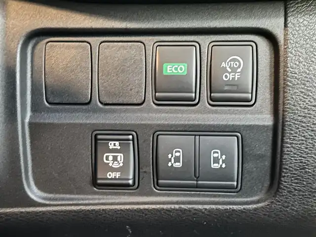 日産 セレナ ハイウェイスター 島根県 2017(平29)年 2.1万km ダイヤモンドブラック 登録時走行距離 20360Km/ワンオーナー/禁煙車/純正ディーラーナビ/フルセグTV/8人乗り/両側パワースライドドア/バックカメラ/HIDヘッドライト/スマートキー/ウィンカーミラー/電動格納ミラー/アイドリングストップ/プッシュスタート/ビルトインETC/16インチ純正アルミ