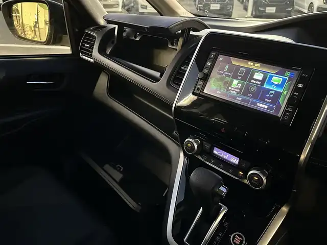 日産 セレナ ハイウェイスター 島根県 2017(平29)年 2.1万km ダイヤモンドブラック 登録時走行距離 20360Km/ワンオーナー/禁煙車/純正ディーラーナビ/フルセグTV/8人乗り/両側パワースライドドア/バックカメラ/HIDヘッドライト/スマートキー/ウィンカーミラー/電動格納ミラー/アイドリングストップ/プッシュスタート/ビルトインETC/16インチ純正アルミ