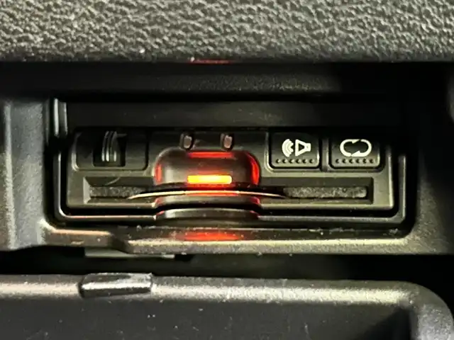 日産 セレナ ハイウェイスター 島根県 2017(平29)年 2.1万km ダイヤモンドブラック 登録時走行距離 20360Km/ワンオーナー/禁煙車/純正ディーラーナビ/フルセグTV/8人乗り/両側パワースライドドア/バックカメラ/HIDヘッドライト/スマートキー/ウィンカーミラー/電動格納ミラー/アイドリングストップ/プッシュスタート/ビルトインETC/16インチ純正アルミ