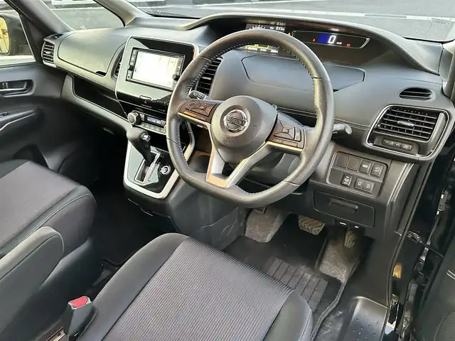 日産 セレナ ハイウェイスター 島根県 2017(平29)年 2.1万km ダイヤモンドブラック 登録時走行距離 20360Km/ワンオーナー/禁煙車/純正ディーラーナビ/フルセグTV/8人乗り/両側パワースライドドア/バックカメラ/HIDヘッドライト/スマートキー/ウィンカーミラー/電動格納ミラー/アイドリングストップ/プッシュスタート/ビルトインETC/16インチ純正アルミ