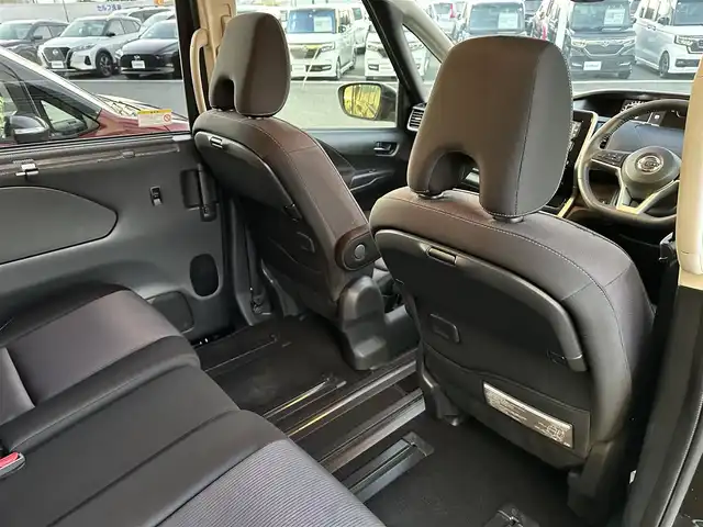 日産 セレナ ハイウェイスター 島根県 2017(平29)年 2.1万km ダイヤモンドブラック 登録時走行距離 20360Km/ワンオーナー/禁煙車/純正ディーラーナビ/フルセグTV/8人乗り/両側パワースライドドア/バックカメラ/HIDヘッドライト/スマートキー/ウィンカーミラー/電動格納ミラー/アイドリングストップ/プッシュスタート/ビルトインETC/16インチ純正アルミ