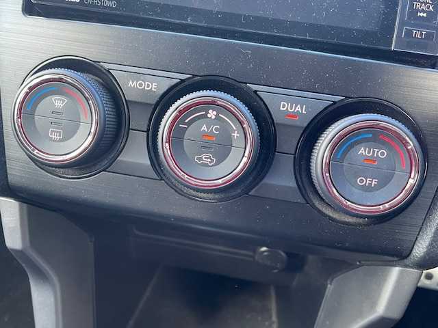 スバル フォレスター 2．0XT アイサイト 茨城県 2013(平25)年 12.5万km ディープシーブルーパール 純正ナビ　/-BT/AM/FM/CD/TV/バックカメラ　/４ＷＤ　/クルーズコントロール　/D席N席パワーシート　/パドルシフト　/スマートキー　/ハーフレザーシート　/D席N席シートヒーター　/純正アルミホイール　/純正オーディオ　/純正フロアマット　/ＥＴＣ/電動格納ミラー/プッシュスタート/X-MODE/アイサイト