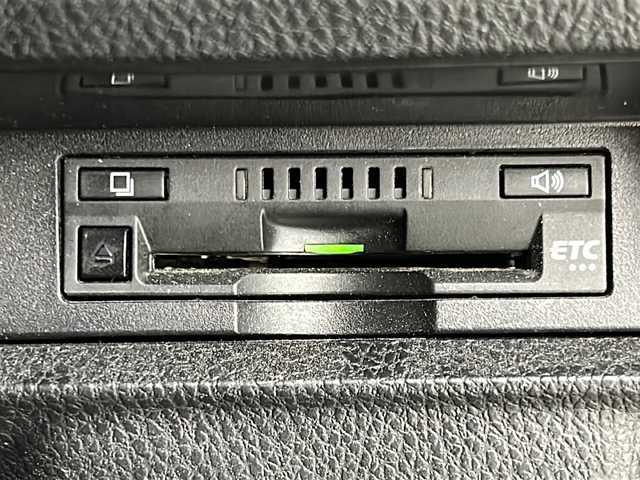 トヨタ ヴォクシー ZS 煌Ⅲ 宮城県 2020(令2)年 6.7万km ブラック 禁煙車/純正12インチフリップダウン/トヨタセーフティセンス/・プリクラッシュセーフティ/・レーンディパーチャーアラート/・オートマチックハイビーム/・レーダークルーズコントロール/両側パワースライドドア/純正10インチナビ/・BT/SD/HDMI/CD/DVD/AM/FM/フルセグTV/バックカメラ/ビルトインETC/革巻きステアリング/ステアリングスイッチ/ハーフレザーシート/サンシェード/シートバックテーブル/LEDヘッドライト/LEDフォグランプ/純正16インチアルミホイール/純正フロアマット/純正ドアバイザー/横滑り防止装置/アイドリングストップ