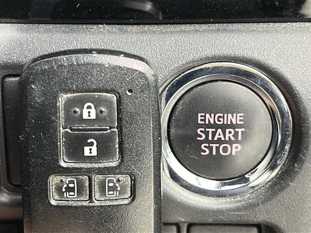 トヨタ ヴォクシー ZS 煌Ⅲ 宮城県 2020(令2)年 6.7万km ブラック 禁煙車/純正12インチフリップダウン/トヨタセーフティセンス/・プリクラッシュセーフティ/・レーンディパーチャーアラート/・オートマチックハイビーム/・レーダークルーズコントロール/両側パワースライドドア/純正10インチナビ/・BT/SD/HDMI/CD/DVD/AM/FM/フルセグTV/バックカメラ/ビルトインETC/革巻きステアリング/ステアリングスイッチ/ハーフレザーシート/サンシェード/シートバックテーブル/LEDヘッドライト/LEDフォグランプ/純正16インチアルミホイール/純正フロアマット/純正ドアバイザー/横滑り防止装置/アイドリングストップ