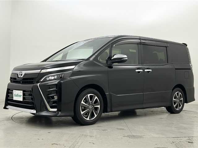 トヨタ ヴォクシー ZS 煌Ⅲ 宮城県 2020(令2)年 6.7万km ブラック 禁煙車/純正12インチフリップダウン/トヨタセーフティセンス/・プリクラッシュセーフティ/・レーンディパーチャーアラート/・オートマチックハイビーム/・レーダークルーズコントロール/両側パワースライドドア/純正10インチナビ/・BT/SD/HDMI/CD/DVD/AM/FM/フルセグTV/バックカメラ/ビルトインETC/革巻きステアリング/ステアリングスイッチ/ハーフレザーシート/サンシェード/シートバックテーブル/LEDヘッドライト/LEDフォグランプ/純正16インチアルミホイール/純正フロアマット/純正ドアバイザー/横滑り防止装置/アイドリングストップ