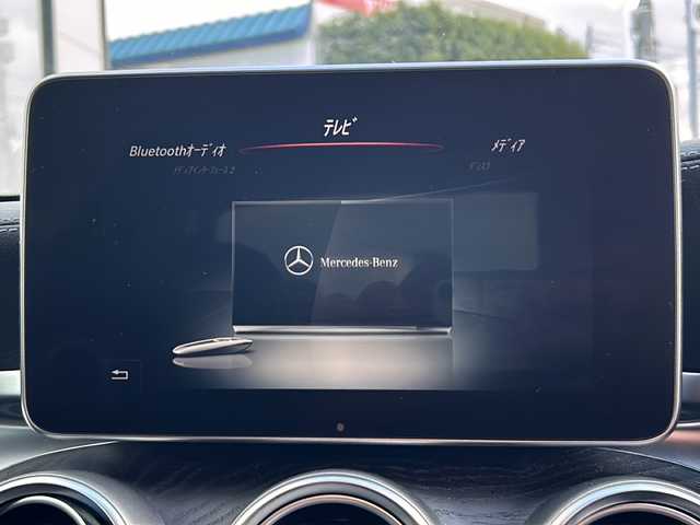 メルセデス・ベンツ Ｃ１８０ アバンギャルド AMGライン 山形県 2015(平27)年 5.4万km イリジウムシルバー 禁煙車/インテリジェントドライブ/ディストロニックプラス/横滑り防止装置/バックカメラ/前後コーナーセンサー/レーンキープアシスト/前方ドライブレコーダー/純正ナビ/（Bluetooth/フルセグ/AM/FM)/ステアリングスイッチ/パドルシフト/レザーシート/前席パワーシート/ビルトインETC/純正フロアマット/HIDヘッドライト/オートライト/スマートキー×２/取扱説明書/記録簿/純正スタッドレスタイヤ積込み）/（225/45/R18)0mm