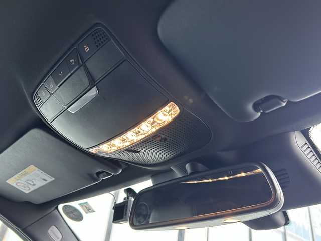 メルセデス・ベンツ Ｃ１８０ アバンギャルド AMGライン 山形県 2015(平27)年 5.4万km イリジウムシルバー 禁煙車/インテリジェントドライブ/ディストロニックプラス/横滑り防止装置/バックカメラ/前後コーナーセンサー/レーンキープアシスト/前方ドライブレコーダー/純正ナビ/（Bluetooth/フルセグ/AM/FM)/ステアリングスイッチ/パドルシフト/レザーシート/前席パワーシート/ビルトインETC/純正フロアマット/HIDヘッドライト/オートライト/スマートキー×２/取扱説明書/記録簿/純正スタッドレスタイヤ積込み）/（225/45/R18)0mm