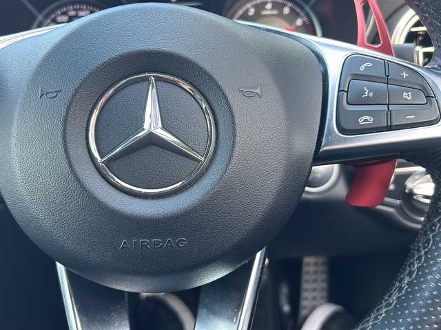 メルセデス・ベンツ Ｃ１８０ アバンギャルド AMGライン 山形県 2015(平27)年 5.4万km イリジウムシルバー 禁煙車/インテリジェントドライブ/ディストロニックプラス/横滑り防止装置/バックカメラ/前後コーナーセンサー/レーンキープアシスト/前方ドライブレコーダー/純正ナビ/（Bluetooth/フルセグ/AM/FM)/ステアリングスイッチ/パドルシフト/レザーシート/前席パワーシート/ビルトインETC/純正フロアマット/HIDヘッドライト/オートライト/スマートキー×２/取扱説明書/記録簿/純正スタッドレスタイヤ積込み）/（225/45/R18)0mm