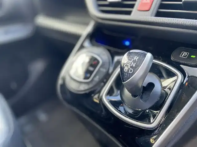 トヨタ エスクァイア ハイブリッド Gi 千葉県 2016(平28)年 6.9万km ホワイトパールクリスタルシャイン モデリスタエアロ/純正ナビ【フルセグ、BT、CD】/純正15インチアルミホイール/純正ドラレコ（前：DRT-H64A）/純正インテリアイルミネーション/純正フリップダウンモニター/純正フロアマット/社外15インチアルミ付冬タイヤ積込/ビルトインETC/クルーズコントロール/TRC/前席ヒーター/デュアルAC/置くだけ充電/オートライト/フォグ/ロック連動ミラー/バックカメラ/ドアバイザー/保証書