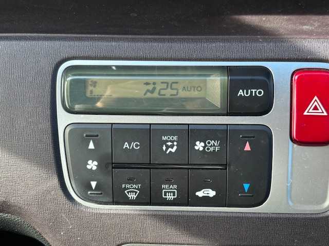 ホンダ Ｎ ＯＮＥ プレミアム ツアラー Lパッケージ 宮城県 2012(平24)年 8.2万km プレミアムディープロッソパール 登録時走行距離８１４６９ｋｍ/純正アルミホイル/純正オーディオ/・Ｂｌｕｅｔｏｏｔｈ/・HDMI/・AM/FM/・CD/スマートキー/プッシュスタート/ベンチシート/横滑り防止機能/パドルシフト/電格ミラー/純正フロアマット/フォグランプ/ベンチシート/ウインカーミラー