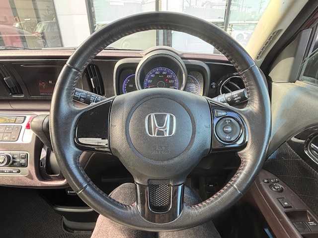 ホンダ Ｎ ＯＮＥ プレミアム ツアラー Lパッケージ 宮城県 2012(平24)年 8.2万km プレミアムディープロッソパール 登録時走行距離８１４６９ｋｍ/純正アルミホイル/純正オーディオ/・Ｂｌｕｅｔｏｏｔｈ/・HDMI/・AM/FM/・CD/スマートキー/プッシュスタート/ベンチシート/横滑り防止機能/パドルシフト/電格ミラー/純正フロアマット/フォグランプ/ベンチシート/ウインカーミラー