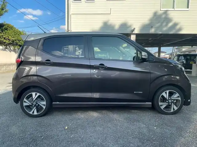 日産 デイズ HWS G ターボ プロパイロットED 山口県 2020(令2)年 2.7万km フローズンバニラパール/アッシュブラウンM プロパイロット/エマージェンシーブレーキ/純正メモリナビ・フルセグTV/　CD/DVD/SD/Bluetooth/アラウンドビューモニター/踏み間違い衝突防止アシスト/車線逸脱防止支援システム/車線逸脱警報/純正１５インチアルミホイール/プッシュスタート/スマートキー×２/ETC/新車時保証書/取扱説明書