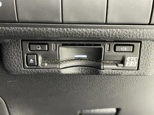 トヨタ ＧＲカローラ RZ 群馬県 2023(令5)年 0.8万km プラチナホワイトパールマイカ 純正ディスプレイオーディオ（コネクティッドナビ対応）Plus/・8スピーカー　JBLサウンドシステム/・10.5インチHDディスプレイ/・USB入力（動画・音楽　再生/給電）　/・Bluetooth(ハンズフリー/オーディオ）/・スマートフォン連携　/（Apple Car Play/Android Auto /Miracast)/カラーヘッドアップディスプレイ/ブラインドスポットモニター［BSM］＋安心降車アシスト［SEA］/リヤクロストラフィックアラート［RCTA］＋クリアランスソナー&バックソナー /＝＝＝＝＝＝＝＝＝＝/純正１０．５型ＤＡ　ＪＢＬサウンドシステム　バックガイドモニター　カラーＨＵＤ　ＢＳＭ　カーボンルーフ　ハーフレザーシート　衝突軽減　ビルトインＥＴＣ２．０　ＡＨＢ　ターボ　６速ｉＭＴ　４ＷＤ　禁煙車