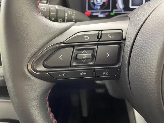 トヨタ ＧＲカローラ RZ 群馬県 2023(令5)年 0.8万km プラチナホワイトパールマイカ 純正ディスプレイオーディオ（コネクティッドナビ対応）Plus/・8スピーカー　JBLサウンドシステム/・10.5インチHDディスプレイ/・USB入力（動画・音楽　再生/給電）　/・Bluetooth(ハンズフリー/オーディオ）/・スマートフォン連携　/（Apple Car Play/Android Auto /Miracast)/カラーヘッドアップディスプレイ/ブラインドスポットモニター［BSM］＋安心降車アシスト［SEA］/リヤクロストラフィックアラート［RCTA］＋クリアランスソナー&バックソナー /＝＝＝＝＝＝＝＝＝＝/純正１０．５型ＤＡ　ＪＢＬサウンドシステム　バックガイドモニター　カラーＨＵＤ　ＢＳＭ　カーボンルーフ　ハーフレザーシート　衝突軽減　ビルトインＥＴＣ２．０　ＡＨＢ　ターボ　６速ｉＭＴ　４ＷＤ　禁煙車