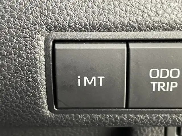 トヨタ ＧＲカローラ RZ 群馬県 2023(令5)年 0.8万km プラチナホワイトパールマイカ 純正ディスプレイオーディオ（コネクティッドナビ対応）Plus/・8スピーカー　JBLサウンドシステム/・10.5インチHDディスプレイ/・USB入力（動画・音楽　再生/給電）　/・Bluetooth(ハンズフリー/オーディオ）/・スマートフォン連携　/（Apple Car Play/Android Auto /Miracast)/カラーヘッドアップディスプレイ/ブラインドスポットモニター［BSM］＋安心降車アシスト［SEA］/リヤクロストラフィックアラート［RCTA］＋クリアランスソナー&バックソナー /＝＝＝＝＝＝＝＝＝＝/純正１０．５型ＤＡ　ＪＢＬサウンドシステム　バックガイドモニター　カラーＨＵＤ　ＢＳＭ　カーボンルーフ　ハーフレザーシート　衝突軽減　ビルトインＥＴＣ２．０　ＡＨＢ　ターボ　６速ｉＭＴ　４ＷＤ　禁煙車