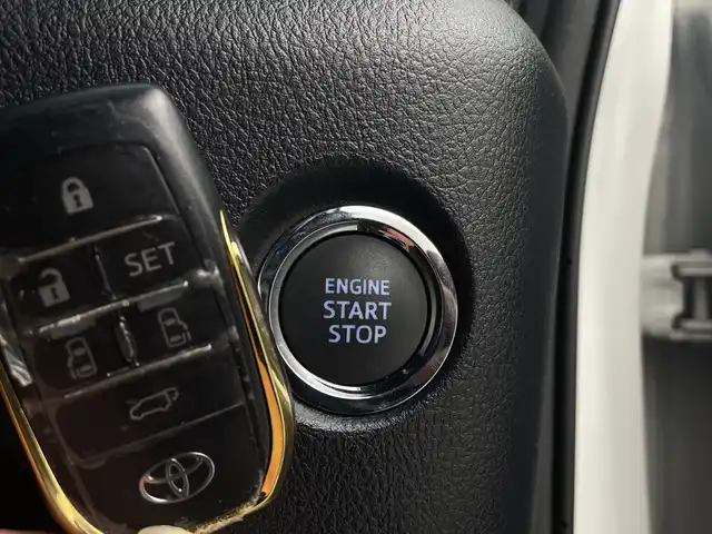 トヨタ アルファード S タイプゴールド 新潟県 2021(令3)年 1.7万km ホワイトパールクリスタルシャイン トヨタセーフティセンス/JBL/フリップダウンモニター/ツインムーンルーフ/純正ナビ/　CD/DVD/Bluetooth/フルセグTV/パノラミックビューモニター/両側パワースライドドア/パワーバックドア/レーダークルーズコントロール/三眼LEDオートライト/オートハイビーム/ハーフレザーシート/純正18インチアルミホイール/ブラインドスポットモニター/レーントレーシングアラート/シーケンシャルウィンカー/スマートキー/ビルトインETC2.0