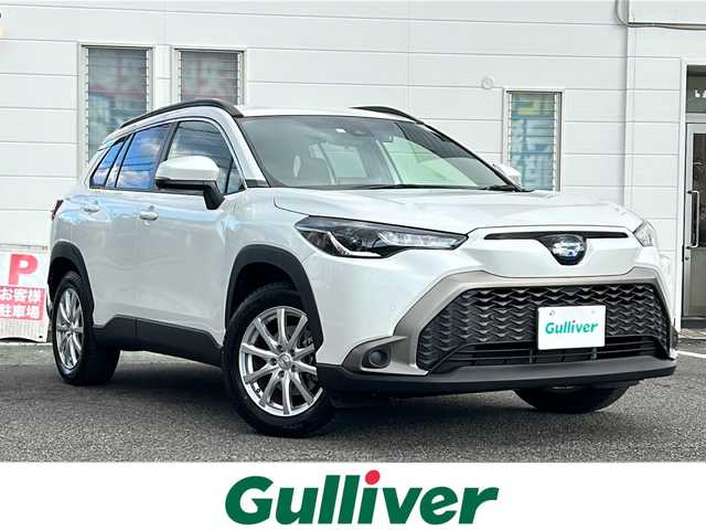 トヨタ カローラ クロス ハイブリッド S 愛知県 2023(令5)年 2.9万km プラチナホワイトパールマイカ /禁煙車/ワンオーナー//メーカーオプション9インチディスプレイ//ナビ機能付き/フルセグTV//Bluetooth//バックカメラ//ビルトインETC//前方ドライブレコーダー//トヨタセーフティセンス//プリクラッシュセーフティ//レーントレーシングアシスト//オートハイビーム//ロードサインアシスト//レーダークルーズコントロール/　（全車速追従機能付き）//先行車発進告知機能付き//クリアランスソナー//電動パーキング・ブレーキホールド//LEDオートライト//電動格納ミラーウィンカー//ISOFIX//プッシュスタート//横滑り防止（TRC）//EVモード//ルーフレール//純正AW付き夏タイヤ4本積み込み//純正フロアマット//取扱説明書/新車保証書//スペアキー
