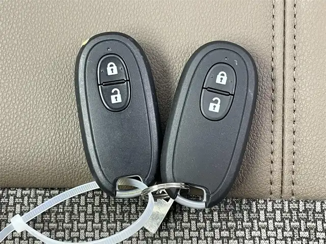 スズキ ラパン ＬＣ X 福井県 2023(令5)年 1.1万km トラッドカーキメタリック/ソフトベージュ 2トーン ワンオーナー/ディスプレイオーディオ/【AM/FM/Bluetooth/USB】/バックカメラ/ETC/スズキセーフティサポート/・衝突軽減ブレーキ/・車線逸脱警報機能/オートライト/LEDヘッドライド/プッシュスタート/スマートキー/スペアキー/純正フロアマット/純正ドアバイザー