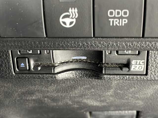 トヨタ カローラツーリング ハイブリッド ダブルバイビー 千葉県 2023(令5)年 2.7万km アティチュードブラックマイカ 衝突軽減ブレーキ/レーンキープアシスト/レーダークルーズコントロール/オートマチックハイビーム/純正メモリナビ/（フルセグ/Bluetooth/USB/FM/AM/HDMI）/バックカメラ/ＥＴＣ/ドライブレコーダー（前後）/ハーフレザーシート/シートヒーター（運転席＋助手席）/ステアリングヒーター/ヘッドアップディスプレイ/LEDヘッドライト/W＋サイド＋カーテンエアバッグ