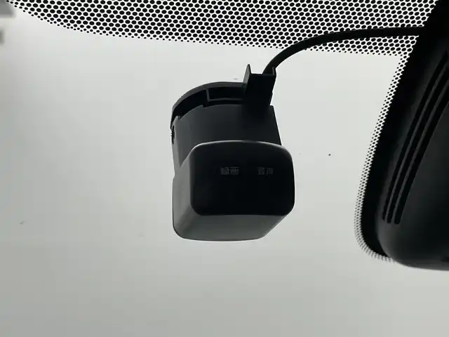 日産 セレナ e－パワー ハイウェイスター V 岡山県 2021(令3)年 13.1万km ダイヤモンドブラック 純正１０インチナビ　/【CD/DVD/Blu-ray/BT/フルセグ】/純正11インチフリップダウンモニター　/アラウンドビューモニター/プロパイロット　/両側電動スライド　/ビルトインＥＴＣ　/ＬＥＤヘッドライト　/純正ドライブレコーダー（前）/デジタルインナーミラー/ブラインドスポットモニター/禁煙車/オートブレーキホールド/踏み間違い防止/フォグライト/スマートキー×2