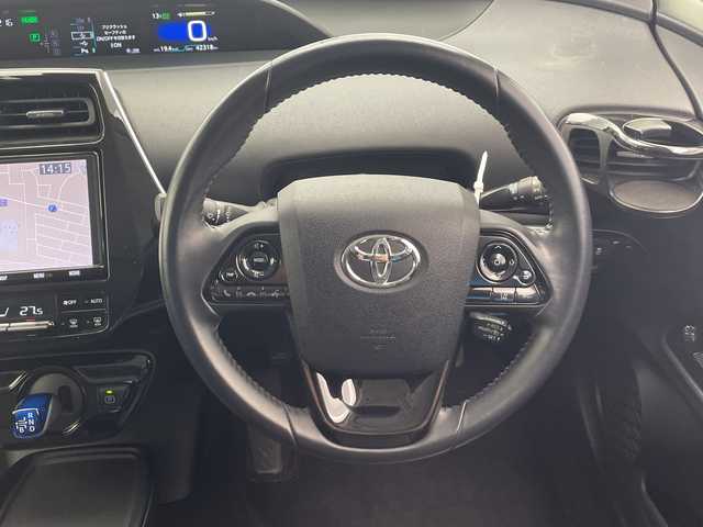 トヨタ プリウス Sツーリングセレクション 千葉県 2019(平31)年 4.3万km アティチュードブラックマイカ モデリスタ【フルエアロ】/Ｗｅｄｓ製アルミホイール（１８インチ／ｌｅｏｎｉｓ）　/アダプティブクルーズコントロール追従機能有/純正ＳＤナビ（ＮＳＺＴ－Ｙ６８Ｔ）　/【AM/FM/CD/DVD/BT】/バックカメラ/前方純正ドライブレコーダー/シートヒーター[運転席側+助手席側]/社外フロアマット/横滑り防止装置/ETC/レーンキープアシスト/オートライト/オートマチックハイビーム