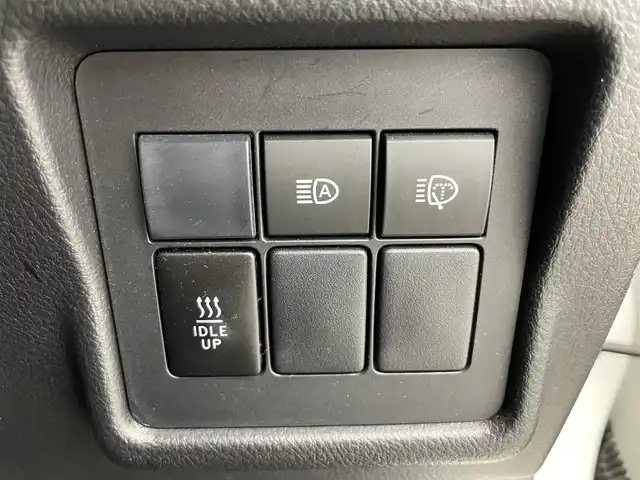 トヨタ ランドクルーザー プラド TX 富山県 2017(平29)年 9万km ホワイトパールクリスタルシャイン ワンオーナー/4WD/ディーゼル/ターボ/純正AW付き夏タイヤ積込/純正ナビ【NSZT-W66T】/(AM/FM/CD/DVD/SD/USB/BT/HDMI)/フルセグTV/ヘッドレストモニター×２/バックカメラ/TRDフロント/リアエアロ/サンルーフ/レーダークルーズコントロール/プリクラッシュセーフティ/レーンディパーチャーアラート/オートマチックハイビーム/LEDヘッドライト/社外イエローフォグランプ/クリアランスソナー/センターデフロック/ダウンヒルアシストコントロール/ドライブレコーダー/ETC/スマートキー×２/プッシュスタート/純正フロアマット/取扱説明書/保証書