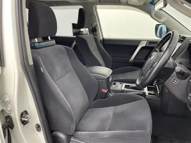 トヨタ ランドクルーザー プラド TX 富山県 2017(平29)年 9万km ホワイトパールクリスタルシャイン ワンオーナー/4WD/ディーゼル/ターボ/純正AW付き夏タイヤ積込/純正ナビ【NSZT-W66T】/(AM/FM/CD/DVD/SD/USB/BT/HDMI)/フルセグTV/ヘッドレストモニター×２/バックカメラ/TRDフロント/リアエアロ/サンルーフ/レーダークルーズコントロール/プリクラッシュセーフティ/レーンディパーチャーアラート/オートマチックハイビーム/LEDヘッドライト/社外イエローフォグランプ/クリアランスソナー/センターデフロック/ダウンヒルアシストコントロール/ドライブレコーダー/ETC/スマートキー×２/プッシュスタート/純正フロアマット/取扱説明書/保証書