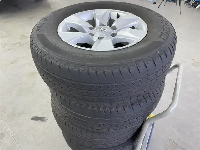 トヨタ ランドクルーザー プラド TX 富山県 2017(平29)年 9万km ホワイトパールクリスタルシャイン ワンオーナー/4WD/ディーゼル/ターボ/純正AW付き夏タイヤ積込/純正ナビ【NSZT-W66T】/(AM/FM/CD/DVD/SD/USB/BT/HDMI)/フルセグTV/ヘッドレストモニター×２/バックカメラ/TRDフロント/リアエアロ/サンルーフ/レーダークルーズコントロール/プリクラッシュセーフティ/レーンディパーチャーアラート/オートマチックハイビーム/LEDヘッドライト/社外イエローフォグランプ/クリアランスソナー/センターデフロック/ダウンヒルアシストコントロール/ドライブレコーダー/ETC/スマートキー×２/プッシュスタート/純正フロアマット/取扱説明書/保証書