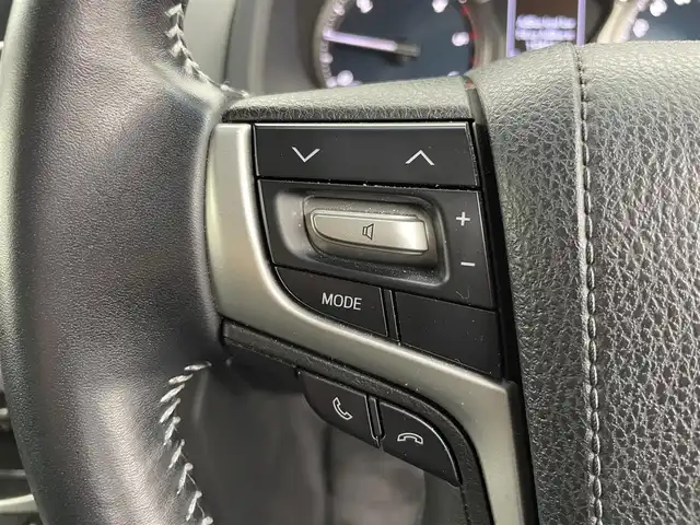 トヨタ ランドクルーザー プラド TX 富山県 2017(平29)年 9万km ホワイトパールクリスタルシャイン ワンオーナー/4WD/ディーゼル/ターボ/純正AW付き夏タイヤ積込/純正ナビ【NSZT-W66T】/(AM/FM/CD/DVD/SD/USB/BT/HDMI)/フルセグTV/ヘッドレストモニター×２/バックカメラ/TRDフロント/リアエアロ/サンルーフ/レーダークルーズコントロール/プリクラッシュセーフティ/レーンディパーチャーアラート/オートマチックハイビーム/LEDヘッドライト/社外イエローフォグランプ/クリアランスソナー/センターデフロック/ダウンヒルアシストコントロール/ドライブレコーダー/ETC/スマートキー×２/プッシュスタート/純正フロアマット/取扱説明書/保証書