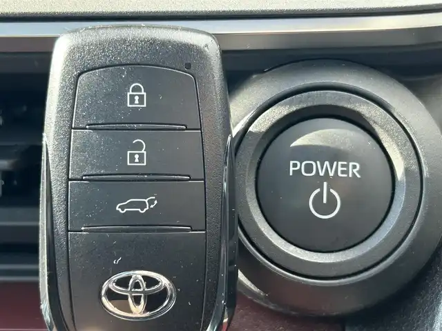 トヨタ プリウス Z 兵庫県 2023(令5)年 1.3万km プラチナホワイトパールマイカ メーカーOPナビ/モデリスタエアロ/パノラマルーフ/アラウンドビューモニター/電動リアゲート/トヨタセーフティセンス/ビルトインETC2.0/シートヒーター/エアーシート/ステアリングヒーター/前後ドライブレコーダー/ブラインドスポットモニター/デジタルインナーミラー/純正フロアマット/純正アルミホイール