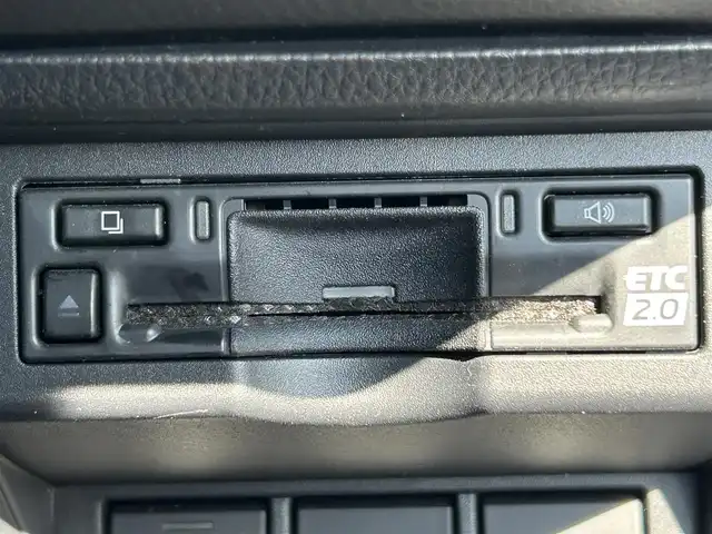 トヨタ プリウス Z 兵庫県 2023(令5)年 1.3万km プラチナホワイトパールマイカ メーカーOPナビ/モデリスタエアロ/パノラマルーフ/アラウンドビューモニター/電動リアゲート/トヨタセーフティセンス/ビルトインETC2.0/シートヒーター/エアーシート/ステアリングヒーター/前後ドライブレコーダー/ブラインドスポットモニター/デジタルインナーミラー/純正フロアマット/純正アルミホイール