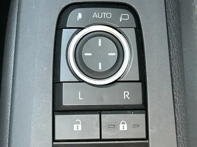 トヨタ プリウス Z 兵庫県 2023(令5)年 1.3万km プラチナホワイトパールマイカ メーカーOPナビ/モデリスタエアロ/パノラマルーフ/アラウンドビューモニター/電動リアゲート/トヨタセーフティセンス/ビルトインETC2.0/シートヒーター/エアーシート/ステアリングヒーター/前後ドライブレコーダー/ブラインドスポットモニター/デジタルインナーミラー/純正フロアマット/純正アルミホイール